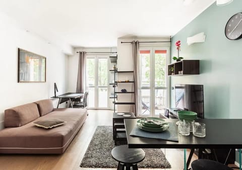 TV and multimedia, Kitchen or kitchenette, Living room, Seating area, Dining area, Bedroom