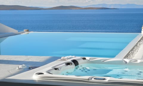 Day, Natural landscape, Hot Tub, Pool view, Sea view, Swimming pool