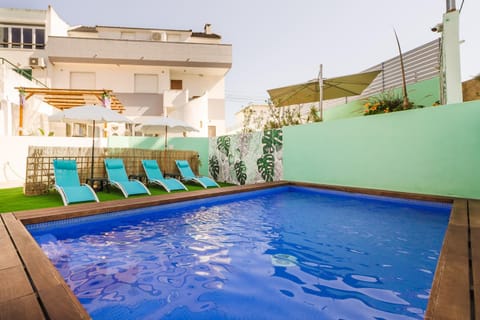 Property building, Patio, Patio, Restaurant/places to eat, Day, Garden, Balcony/Terrace, Balcony/Terrace, Garden view, Garden view, Pool view, Pool view, Swimming pool, Swimming pool, Inner courtyard view, internet, internet, sunbed, sunbed