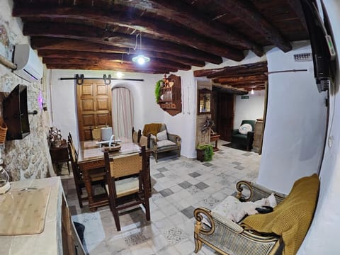 TV and multimedia, Living room, Dining area