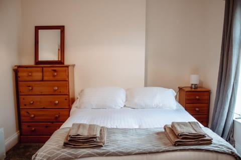Bed, Photo of the whole room, Bedroom, towels, wardrobe
