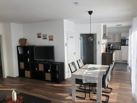 Living room, Dining area, kitchen