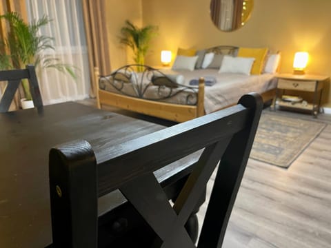 Bed, Photo of the whole room, Dining area, Bedroom