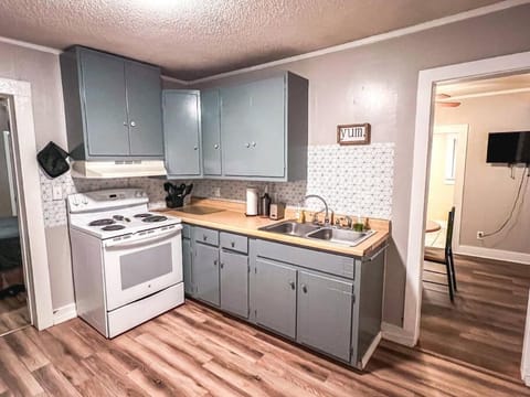 Kitchen or kitchenette, minibar, pet friendly