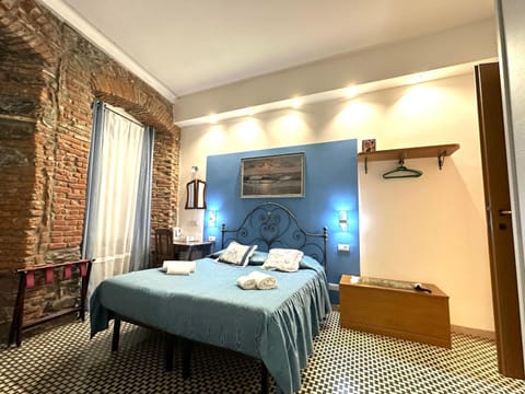 The Vernazza Main Plaza - Rooms & Apartment Bed and Breakfast in Vernazza