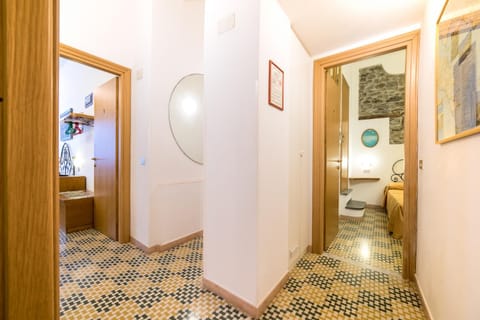 The Vernazza Main Plaza - Rooms & Apartment Bed and Breakfast in Vernazza