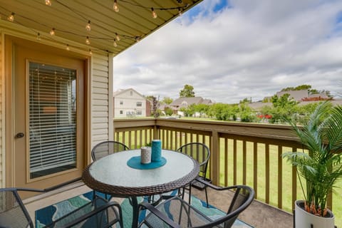 Fireplace, Indoor Pool Access! Family Branson Unit Apartment in Branson