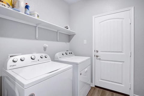 Overtime - A Birdy Vacation Rental House in San Antonio