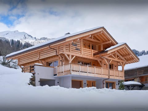 Property building, Day, Natural landscape, Winter, Mountain view