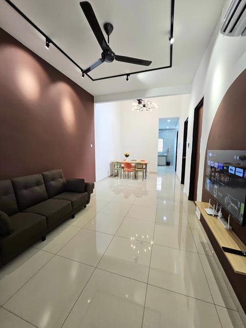 TV and multimedia, Living room, Seating area, fireplace, locker, air conditioner