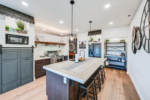 Stellar Craig Apartment - Walk to Restaurants! Apartment in Craig