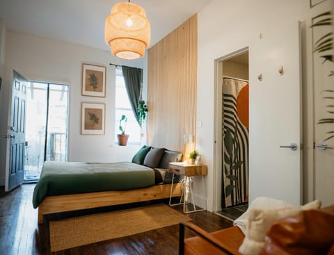 Photo of the whole room, Bedroom