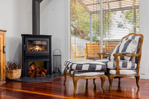 Living room, Seating area, flat iron