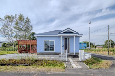 Property building, Day, Neighbourhood