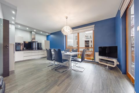 TV and multimedia, Living room, Dining area