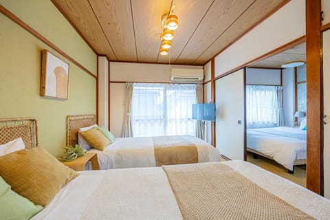 Bed, Bedroom, air conditioner