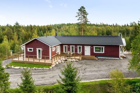 Uusi huvila Lahdessa House in Finland