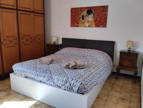 Appartamento con posto auto privato comodo a centro e spiagge Apartment in Chiavari