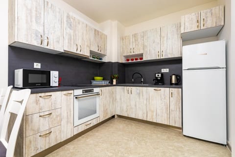 Coffee/tea facilities, Kitchen or kitchenette, dishwasher, minibar, pet friendly, stove