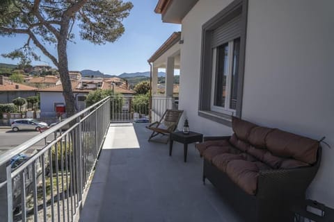 VILLA ARI - Iris Apartment in San Vincenzo
