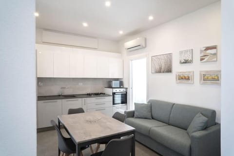 VILLA ARI - Iris Apartment in San Vincenzo