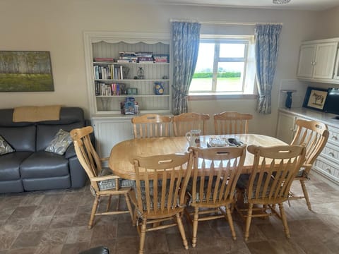 Beautiful Farmhouse an Hour’s Drive From Four Irish Cities House in Co. Tipperary, Ireland