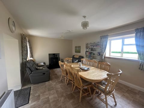 Beautiful Farmhouse an Hour’s Drive From Four Irish Cities House in Co. Tipperary, Ireland