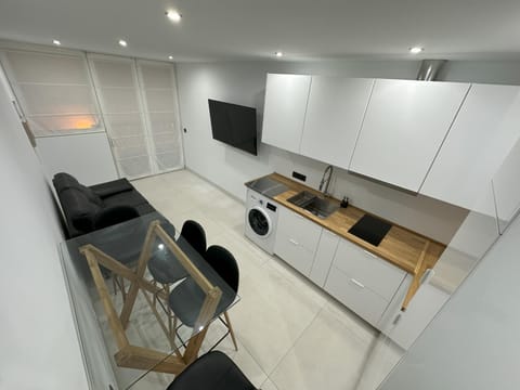 TV and multimedia, Kitchen or kitchenette, Seating area, Dining area, minibar, stove