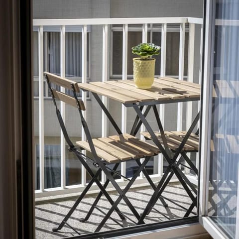 View (from property/room), Balcony/Terrace, Dining area