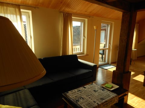 Day, Living room