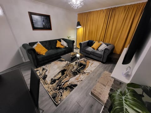 Living room, Seating area
