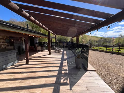 Property building, Bird's eye view, Hot Tub, View (from property/room), Garden view