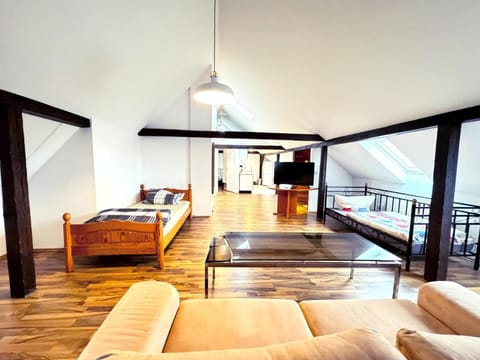 Bed, Photo of the whole room, Seating area, Bedroom