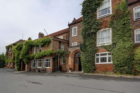 Property building, On site