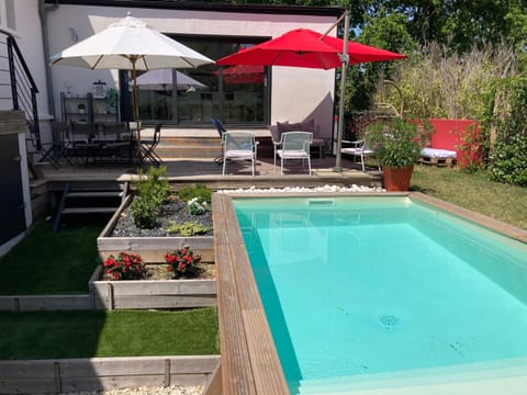 villa 7 chambres piscine 35 mn Paris House in Île-de-France
