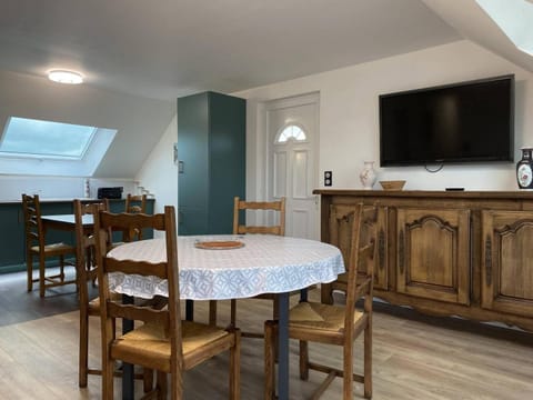 TV and multimedia, Kitchen or kitchenette, Dining area