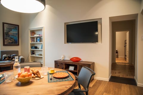Library, Dining area