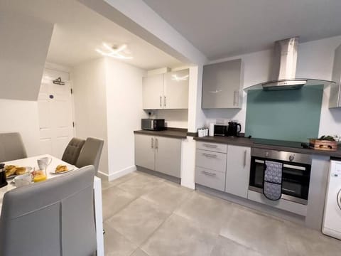 Immaculate 5 Bedroom House House in Corby