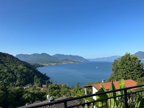 View (from property/room), Lake view, Mountain view