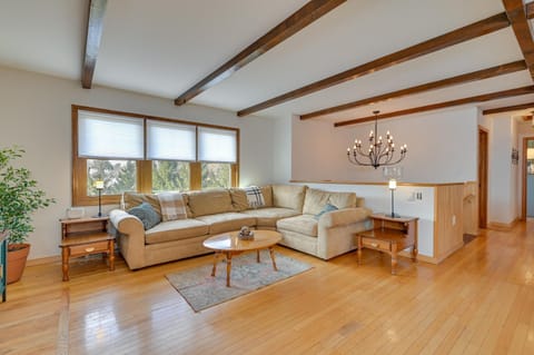 Vacation Rental Home about 2 Mi to Windham Mountain! House in Capital District, NY, USA