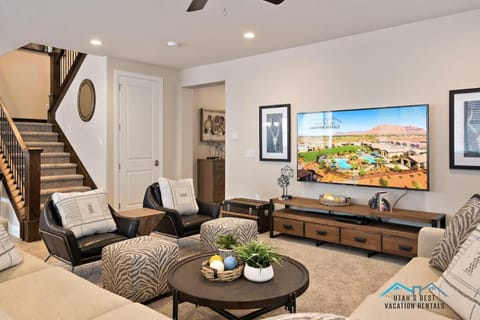 102| Sun Country Cove in St George with Private Hot Tub House in Santa Clara