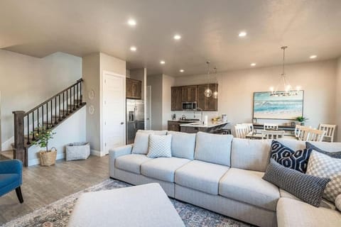 65 | Poolhouse at Ocotillo Springs with Private Pool House in Santa Clara