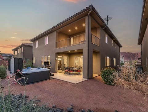 105| Waterpark in St George with Hot Tub and Views House in Santa Clara