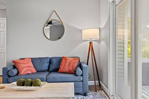 The Luxe/ Hot Tub/ On Bright Leaf Golf Course House in Kentucky