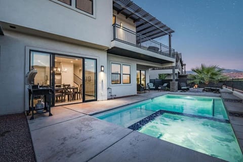 61-62| 2 Homes Duplex in Ocotillo Springs with Private Pool House in Santa Clara