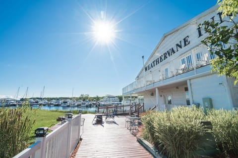Property building, Nearby landmark, Day, Natural landscape, Activities, View (from property/room), Seating area, Lake view, River view
