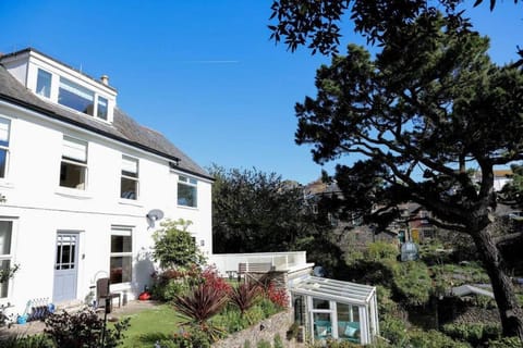 Property building, Spring, Day, Garden, Garden view