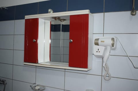 Noah 2 bedrooms apartment 300 m from Lungomare with Private Parking Apartment in Vlorë