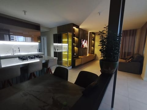 Kitchen or kitchenette, Living room, Seating area, Dining area, minibar