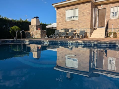 Pool view, Swimming pool, sunbed